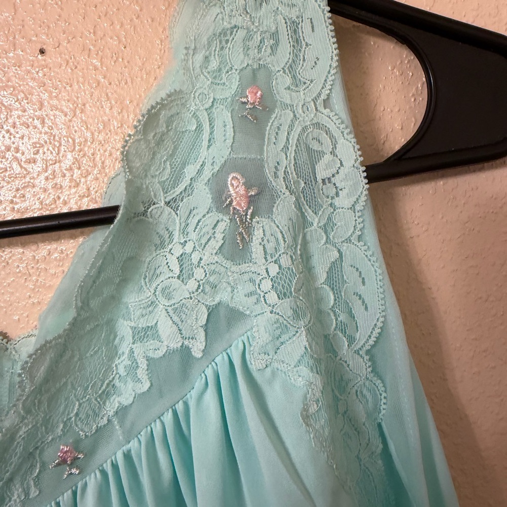 Elegant Lace Trim Sea-foam Nightgown Sz M NWT - Picture 2 of 13